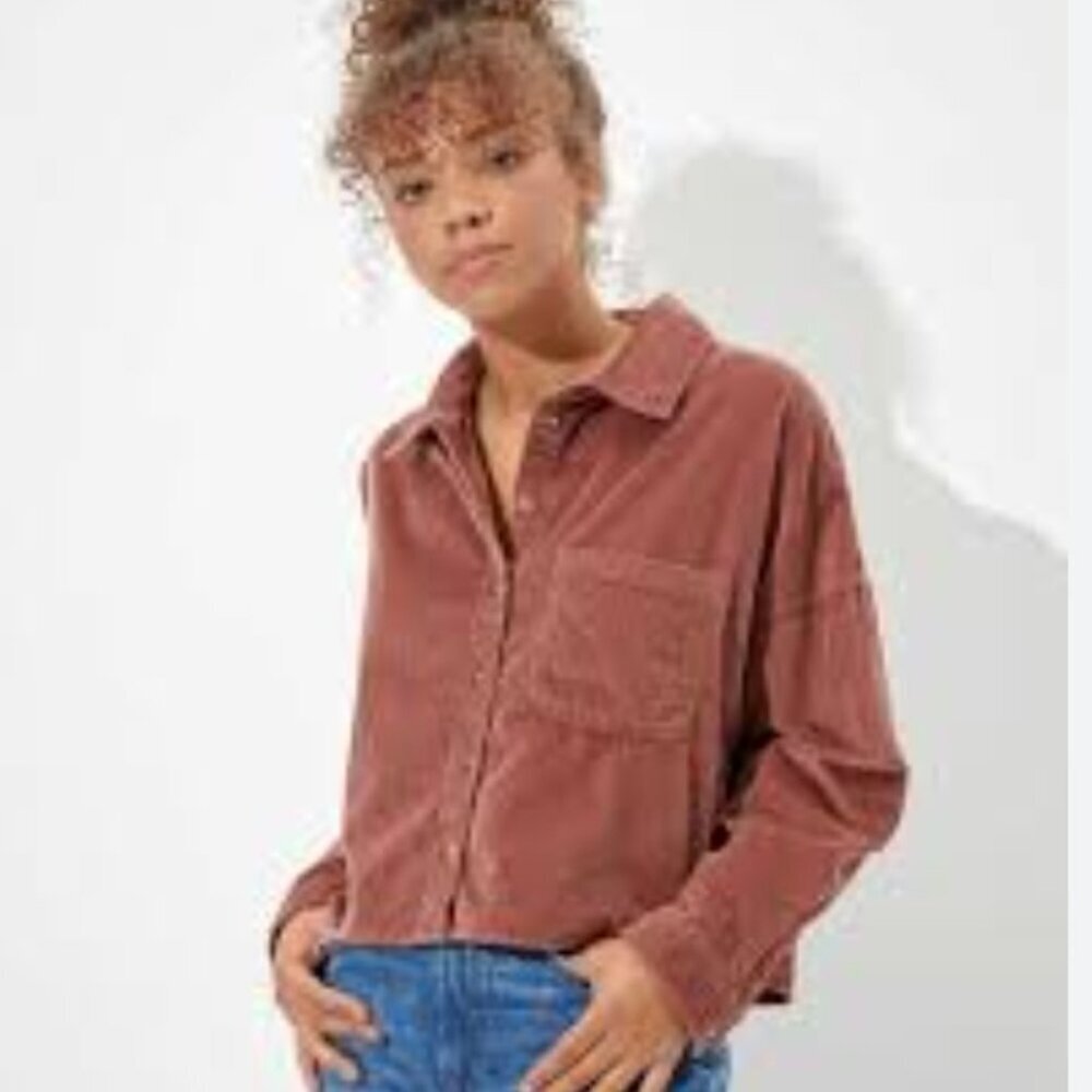 EUC AE Corduroy Cropped Button Up Shirt